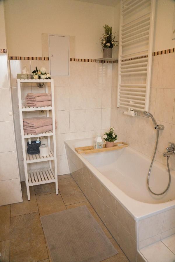 Urlaubsfreude Biedermann Haus Blumenglueck - Rose Apartment Зебниц Екстериор снимка